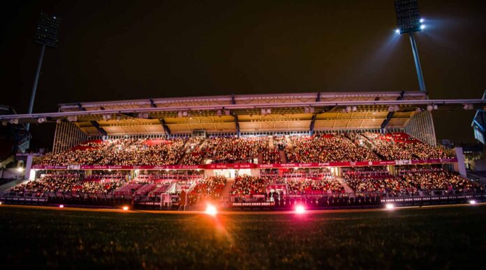 WEB_5_Adventssingen-Haupttribüne